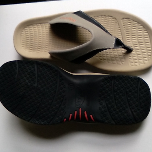 NWOT SLIPLESS SANDALS, TAN/BLACK - Picture 3 of 3